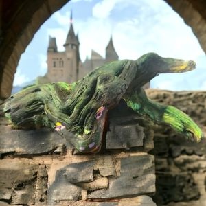 NWT Fantasy Tree Root Art Dragon "I Got Game" Piece Anna's Creations Night Watch